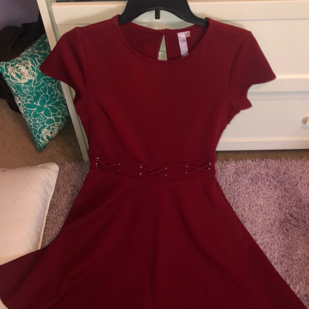 short sleeved red dress